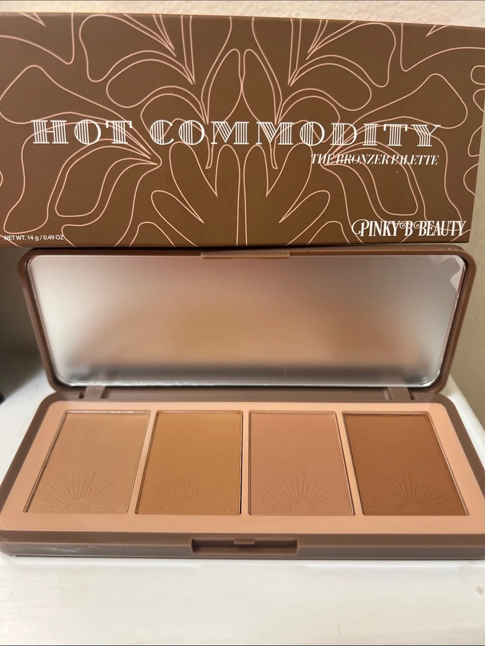Hot Commodity Bronzer Palette by - Warm Brown Shades